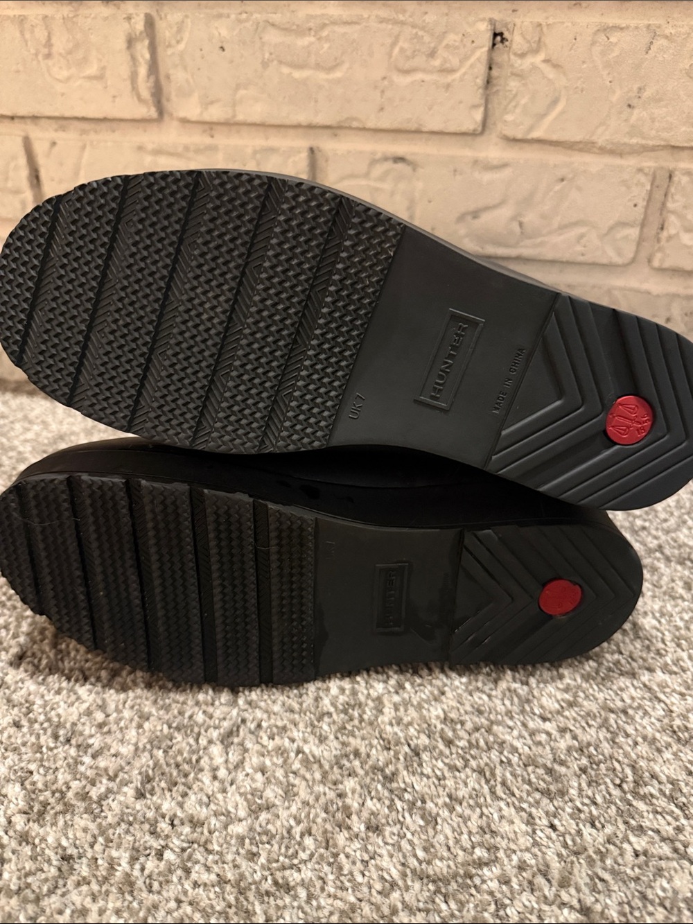 Hunter Black Short Rain Boots with Red-Trim Pull Tabs - Picture 2 of 3
